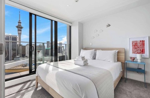 Auckland Central Business District Apartment | Prime Location! Pool, Gym, Tower Views | Zodiak Stays