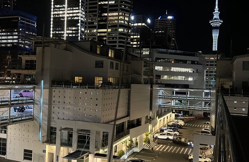 Auckland Central Business District Apartment | Prince Wharf: Standard suite w/Balcony, Skytower view