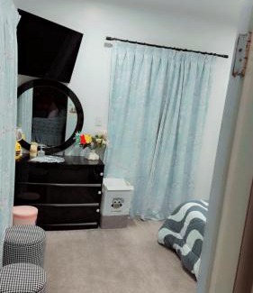 Papatoetoe House | Private Bedroom and Large Deck Separate Entrance