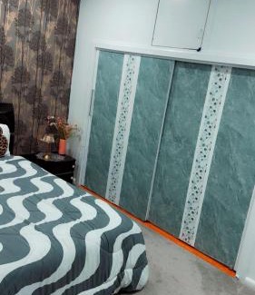Papatoetoe House | Private Bedroom and Large Deck Separate Entrance