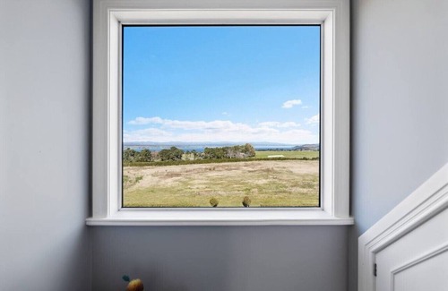 Nukuhau House | Private Estate, Pool, Spa & Lake Views, Taupō