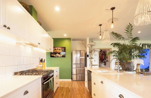 Luggate House | Private & Peaceful Riverside Art House with Sauna | 10 Minutes From Wānaka