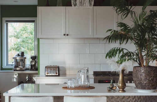 Luggate House | Private & Peaceful Riverside Art House with Sauna | 10 Minutes From Wānaka