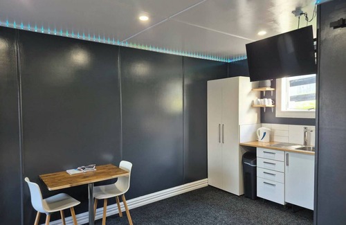 Waitara Apartment | Private quiet farm stay