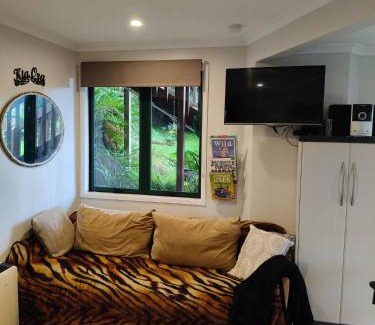 Tikitere House | Private Rotorua Hideaway - Pet Friendly BB with Electric Heating