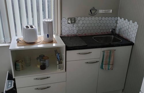 Auckland Apartment | Private Studio with self check-in, Ensuite, Kitchenette and WiFi