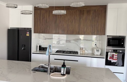 Auckland House | Private wonderful 6 Bedroom House in Flatbush