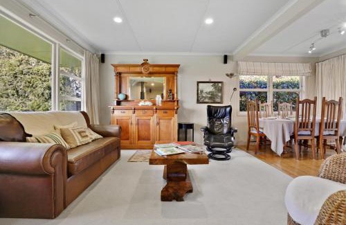 Turangi House | Pukeko Lodge - Tūrangi Holiday Home