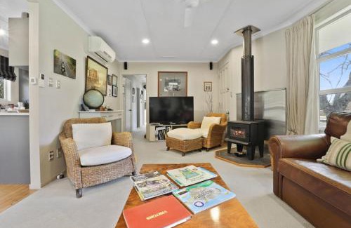 Turangi House | Pukeko Lodge - Tūrangi Holiday Home