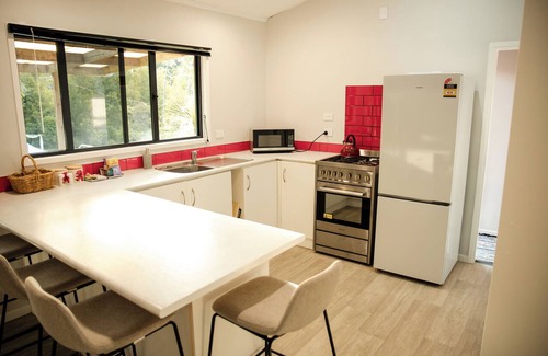 Omanawa Cottage | Punga Grove - Bush setting, kayaking, Trout fishing, Waterfalls, Glow worms