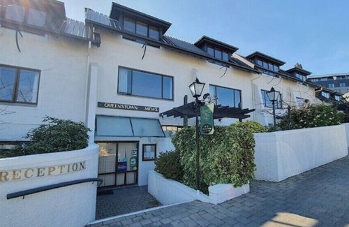 Queenstown City Centre Apartment | Queenstown Mews 2B