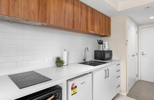 Frankton House | Queenstown Studio 5Mins Airport A/C Wifi TV