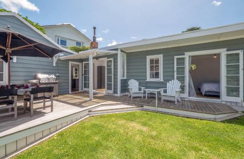 Russell House | Quintessential Russell Cottage