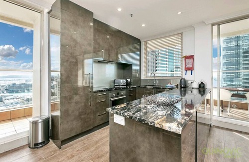 Auckland Central Business District Apartment | QV Heart of City Stunning View with Parking - 1015