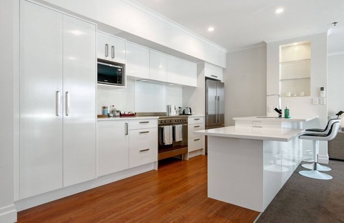 Auckland Central Business District Apartment | QV Stays Spacious Hideaway on the Wharf