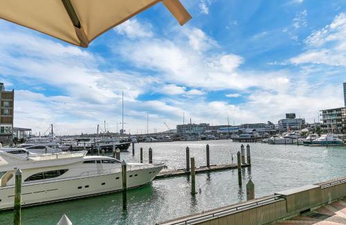 Auckland Central Business District Apartment | QV Stays Waterfront Glamour