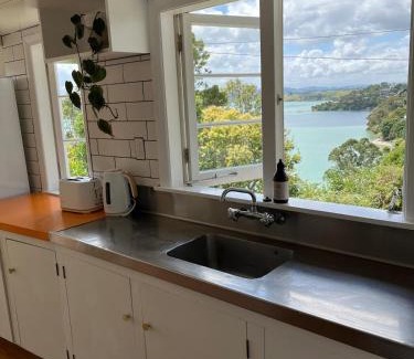 Raglan House | Raglan Beach Bungalow