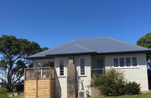 Raglan House | Raglan Beach Bungalow