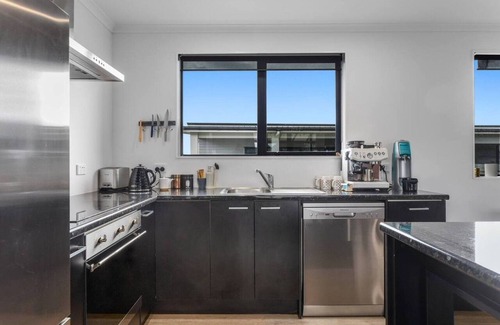 Waiotahi House | Rānui at the Drifts- Luxury Beach Stay Waiotahe