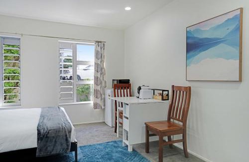 Grafton House | Rare Find Large TownHouse 4BR 2Bath Garage