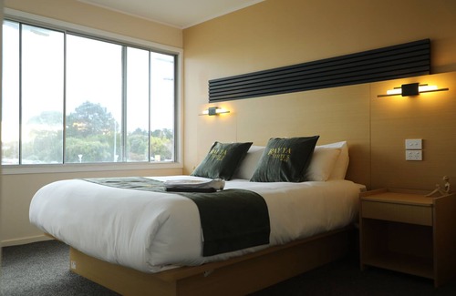 Invercargill Hotel | Rayya Suites Invercargill