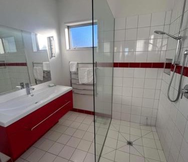 Lake Tekapo House | Red Door Tekapo