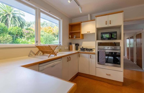 Lynmore House | Redwoods Haven - Spa Pool, Sleeps 9