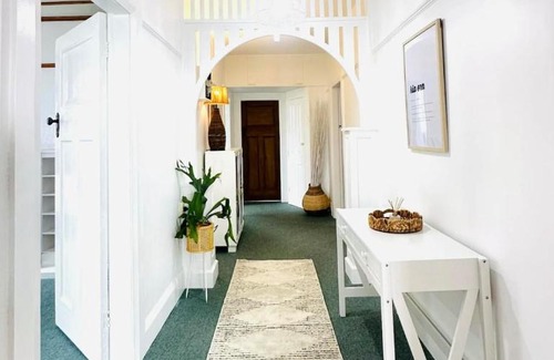 Oamaru House | Reed Street Retreat! Currently 2 bedrooms