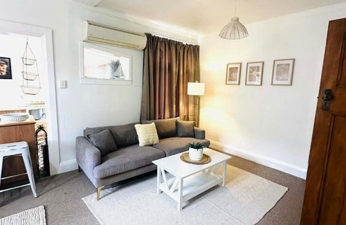 Oamaru House | Reed Street Retreat! Currently 2 bedrooms