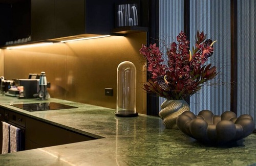 Auckland Central Business District Apartment | Refined Heritage Suite in the Heart of Auckland