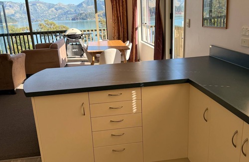Christchurch District House | Relax and enjoy the stunning views