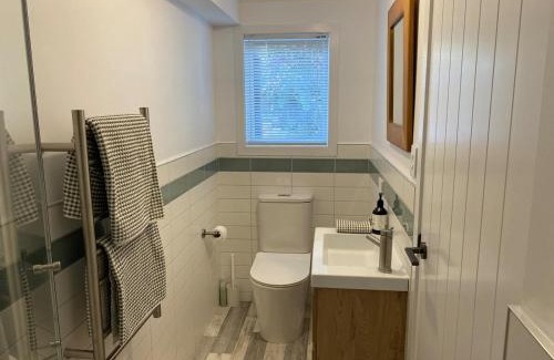 Thames Apartment | Relax in the Garden Suite