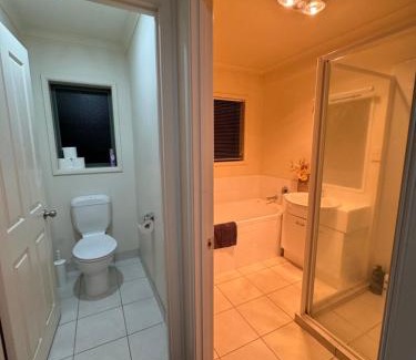 Manurewa Apartment | Relaxing 3BR Home by Wattle Downs Reserve