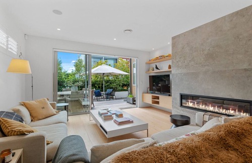 Saint Albans House | Relaxing home with hot-tub