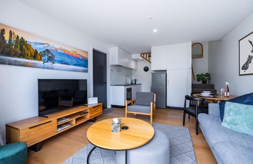 Albert Town Apartment | Relaxing retreat by the river
