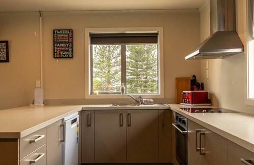 Twizel House | Relaxing Retreat on Rhoboro, Twizel FREE WIFI