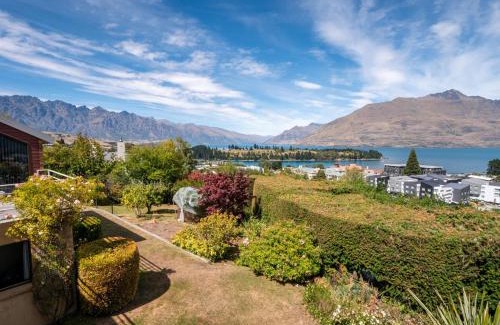 Queenstown City Centre House | Remarkable View in Central Queenstown