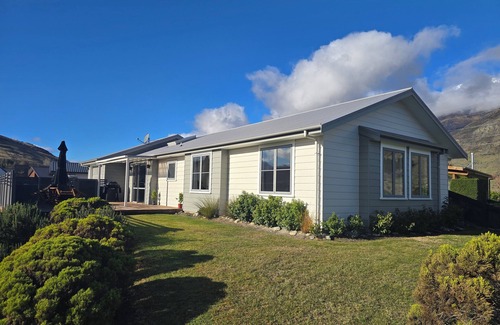 Lake Hayes House | Remarks Retreat - Your home away from home in the magical city of Queenstown