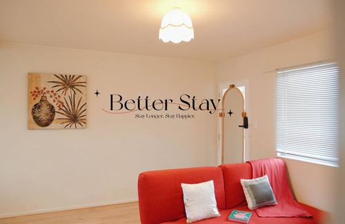 Lower Hutt Apartment | Retro Hideaway | Refreshed 1BR | Sleeps 4