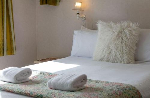 Whangamata House | Retro Whanga Charm