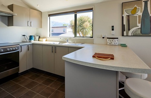 Kaikoura House | Revive House - Kaikoura Holiday Home