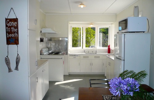 Oneroa Cottage | Ridge Cottage - Oneroa Holiday Home