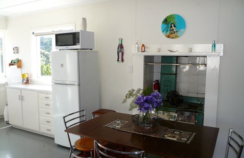 Oneroa Cottage | Ridge Cottage - Oneroa Holiday Home