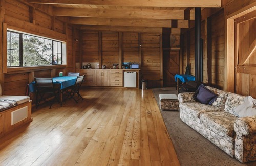 Inglewood Cabin | River Retreat - Off the Grid Escape