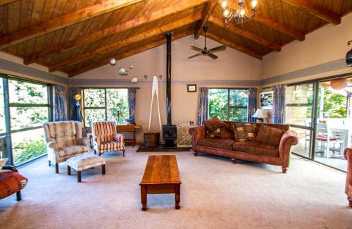 Te Rangiita House | Riverbed Lodge - Lake Taupo Home