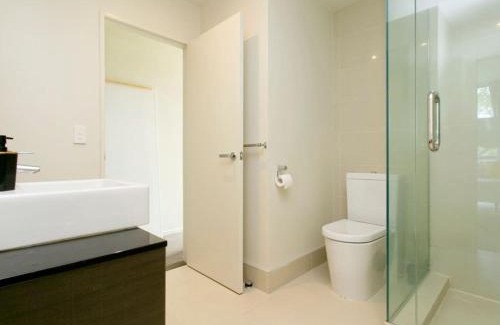 Nukuhau Apartment | Riverside Apartment With Pool and Lake Access