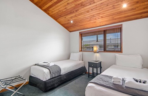 Blenheim Hotel | Riverside Hotel Marlborough