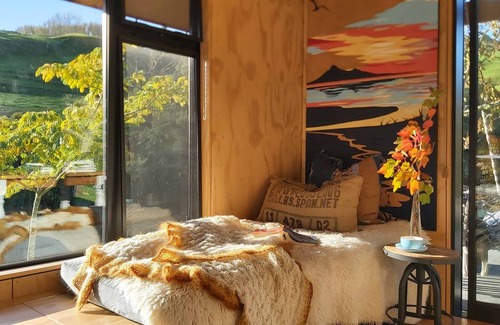 Waitomo District Cabin | Riverside Romantic Cabin Outdoor Bath Waitomo
