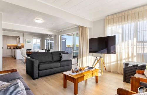 Taupo Apartment | Roberts Street Central 4 Bedroom Sleeps 10