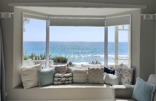 Pukehina House | Romantic Beach Front Cottage
